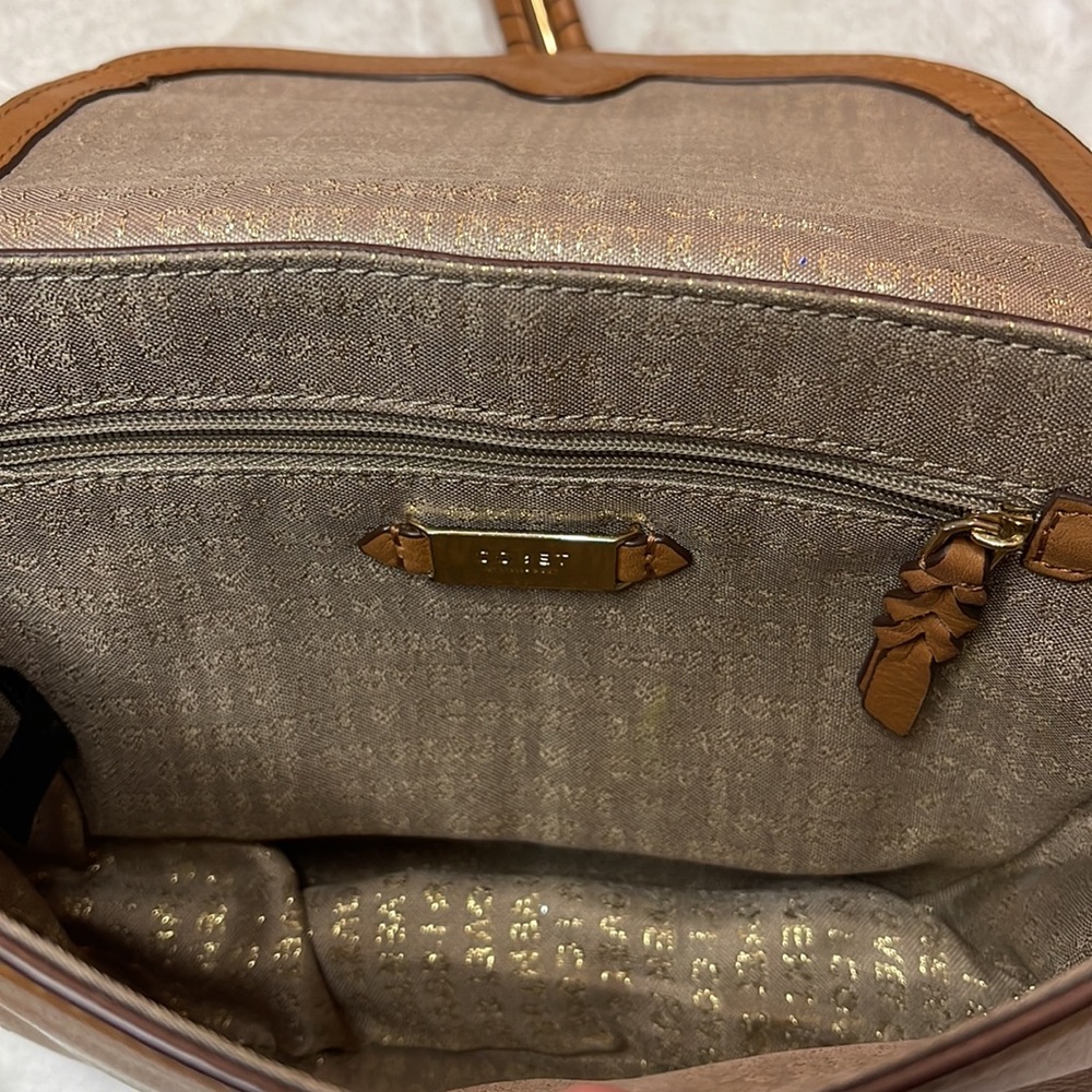 Stella & Dot- Covet- Sloan Saddle Crossbody- leather - Picture 9 of 15